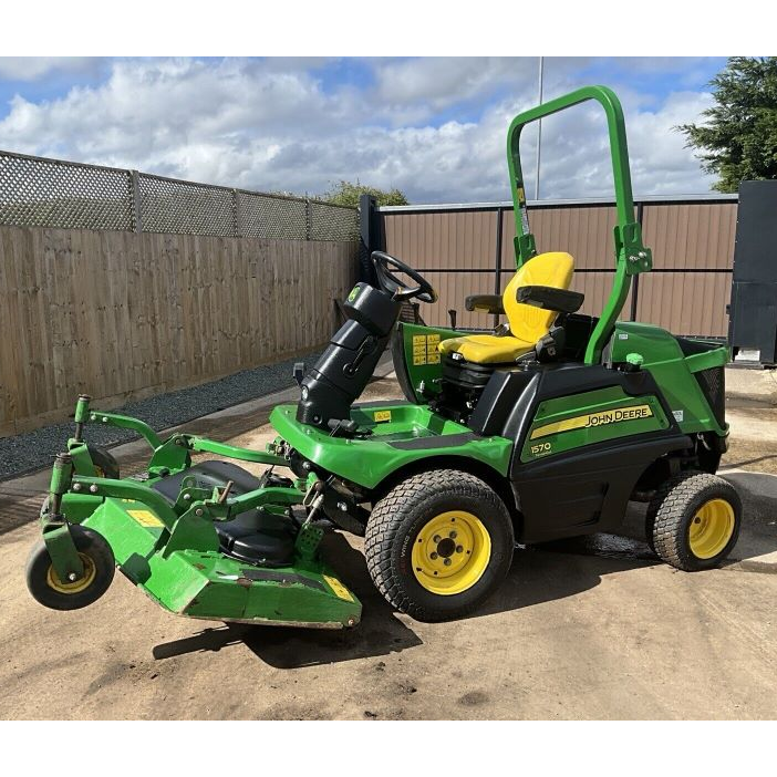 2018 JOHN DEERE 1570 OUTFRONT COMMERCIAL DIESEL RIDE ON LAWN MOWER